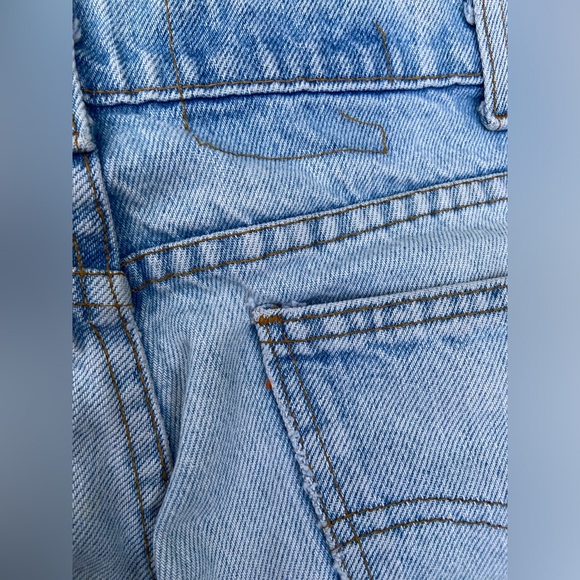 Vintage 90’s Levi’s - Picture 3 of 5